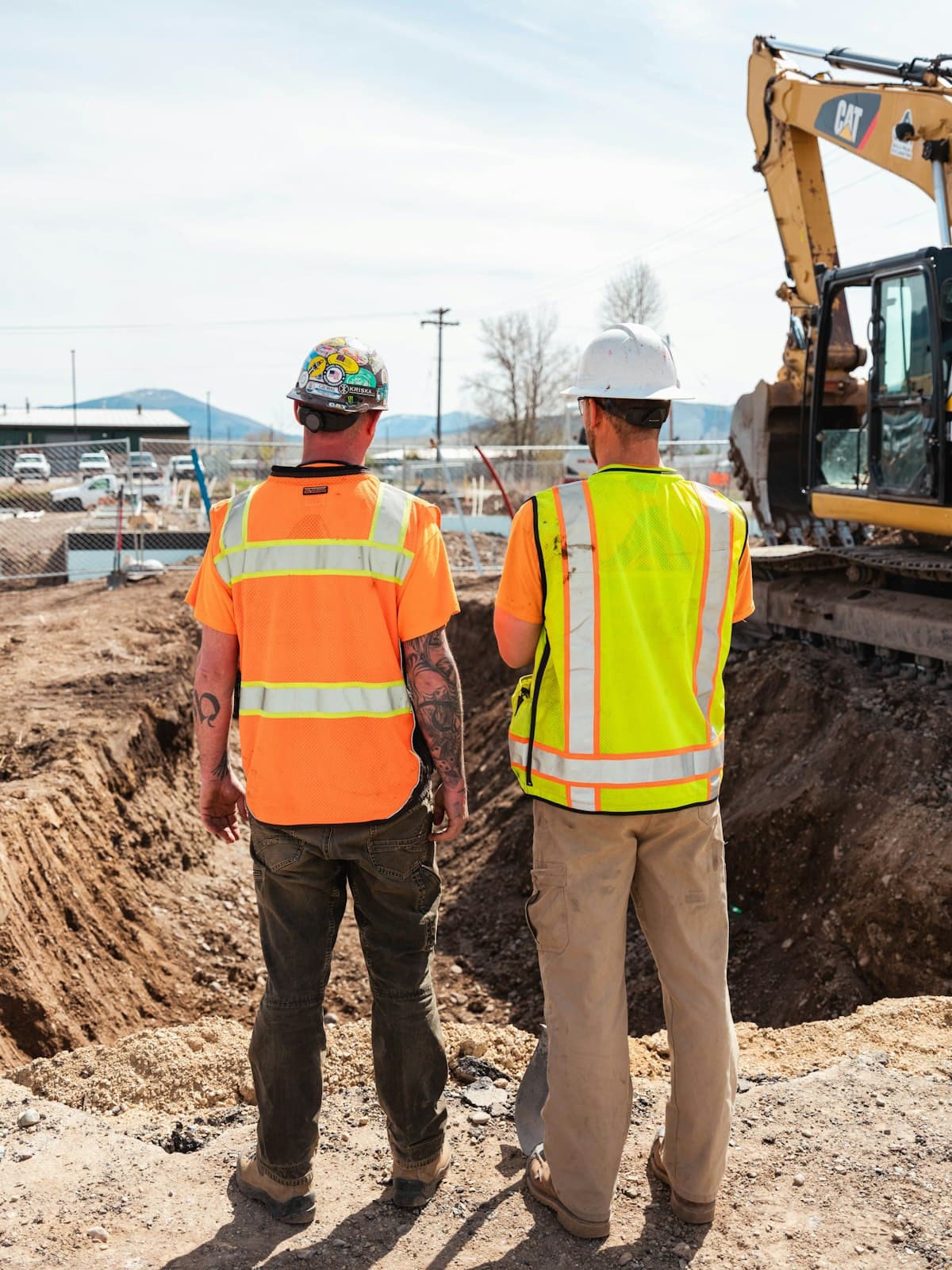 Electronet & Construction team on site